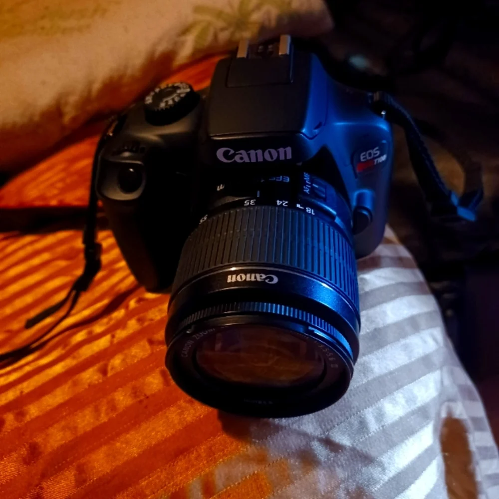 Canon EOS Rebel T100